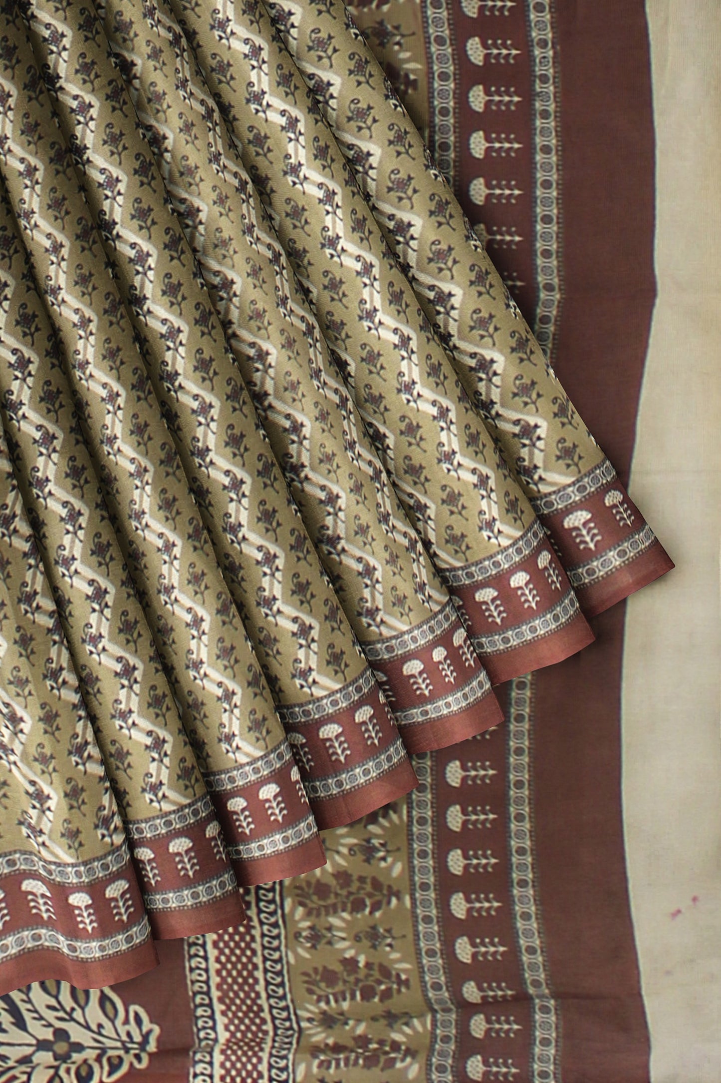 Cotton Block Printed Saree With Unstitched Blouse Piece