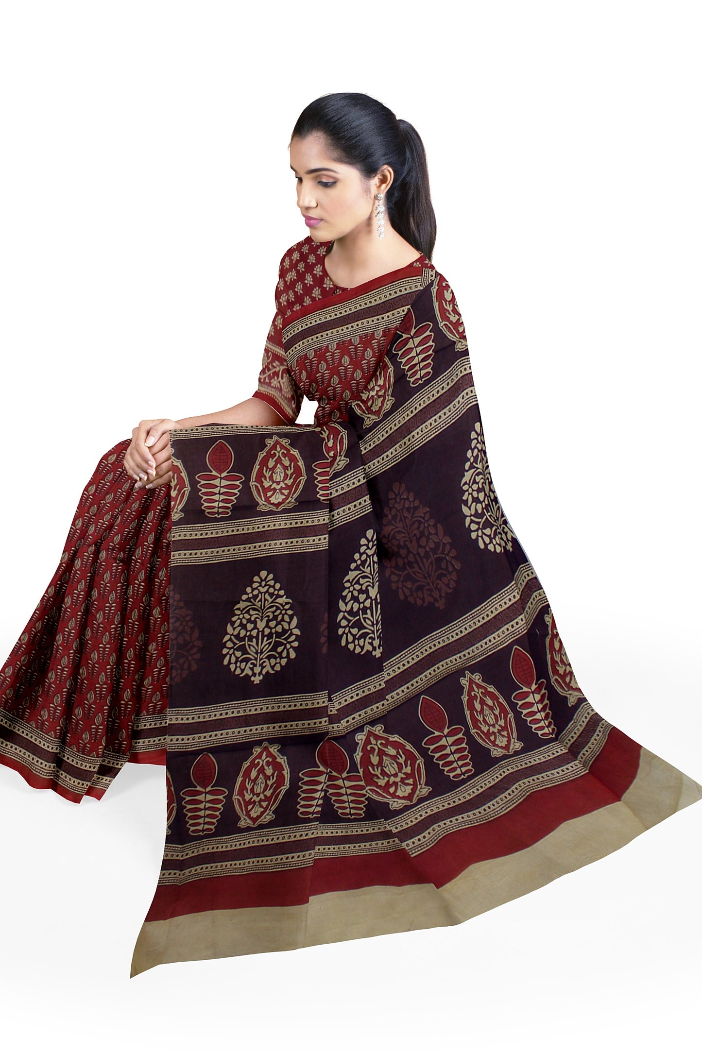 Cotton Block Printed Saree With Unstitched Blouse Piece