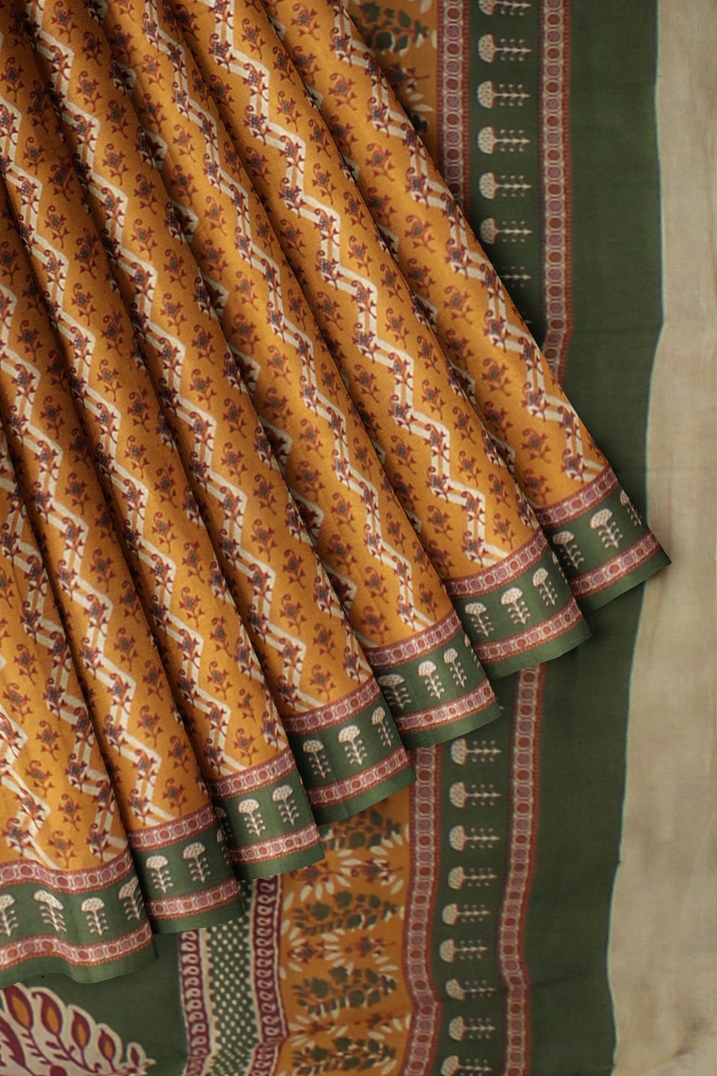 Cotton Block Printed Saree With Unstitched Blouse Piece