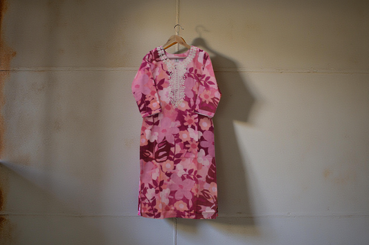 Vibrant Pink Floral Print Cotton Kurta/Tunic with Intricate White Lace Neckline