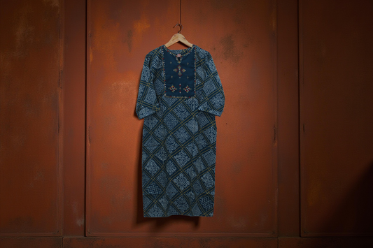 Bandhani Print Kurta with Embroidered Yoke