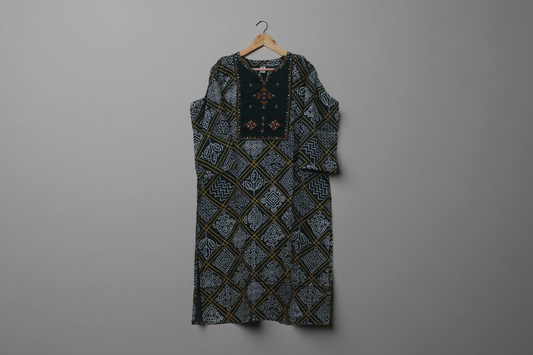 Bandhani Print Kurta with Embroidered Yoke