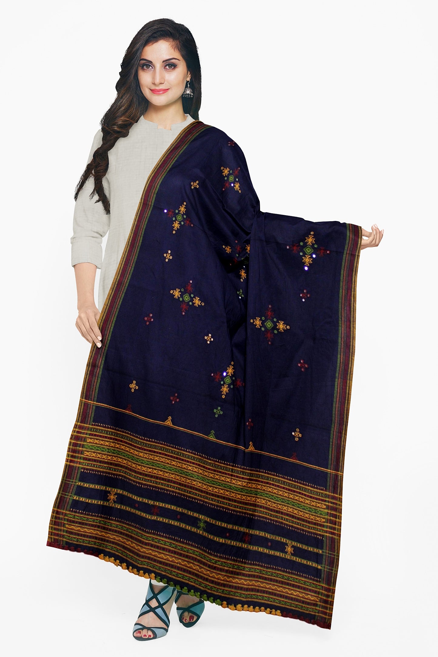 Kutchi Handwoven Bhujodi Woolen Shawl