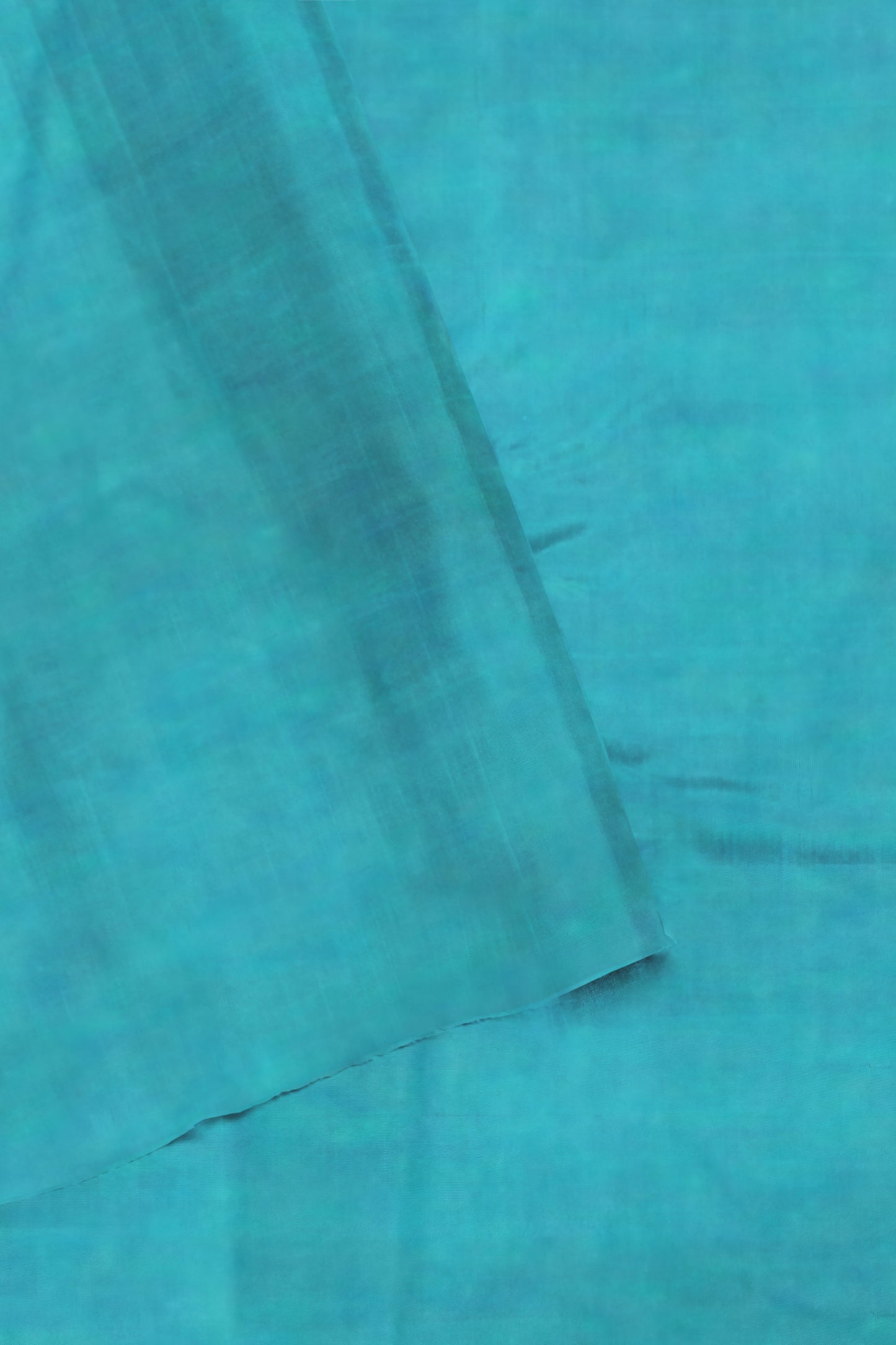 Cotton Batik Printed Saree With Unstitched Blouse Piece