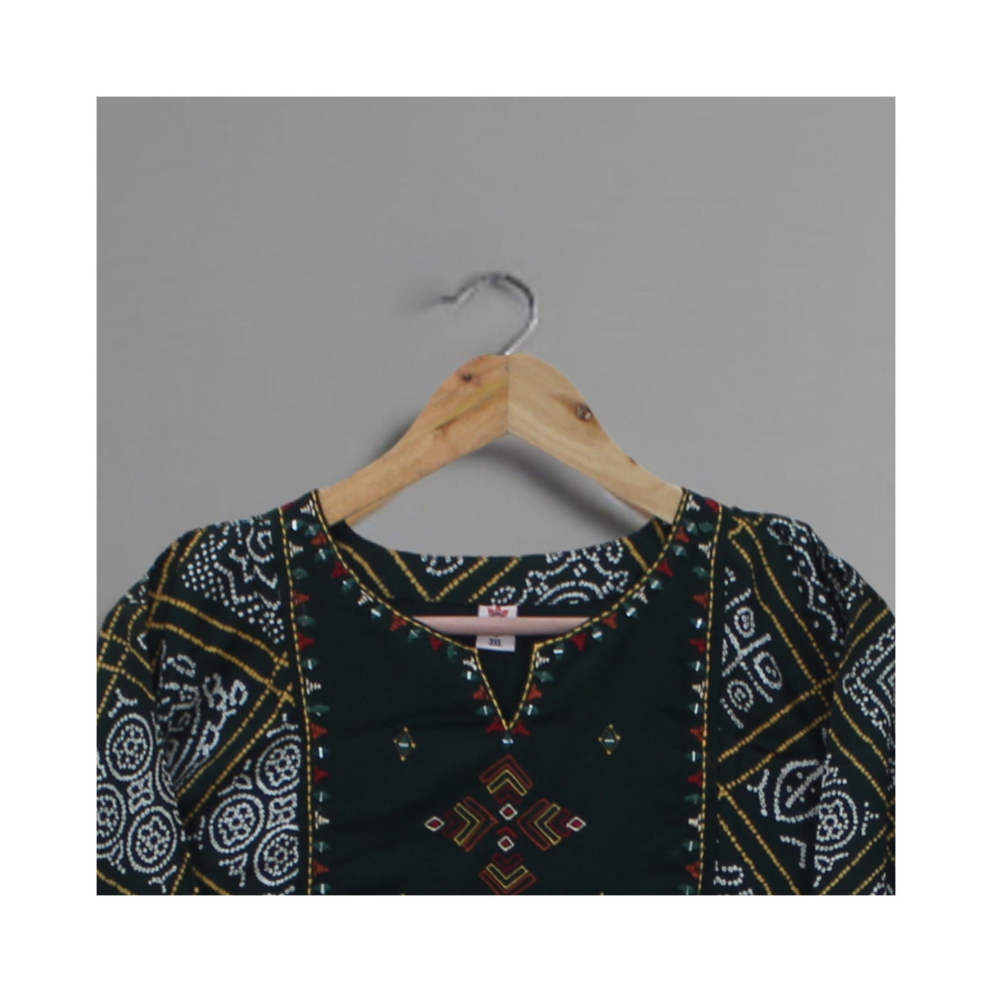 Bandhani Print Kurta with Embroidered Yoke